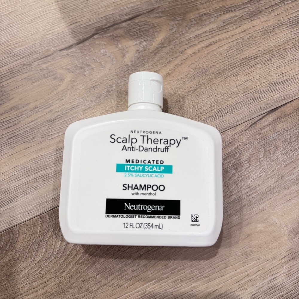 Neutrogena Scalp Therapy Anti-Dandruff Shampoo for Itchy Scalp 2.5% salicylic